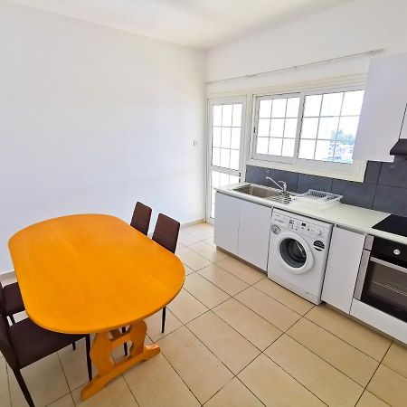 Off Course Seaview Apartment Larnaca Exterior foto