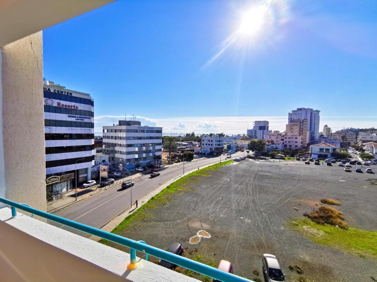 Off Course Seaview Apartment Larnaca Exterior foto